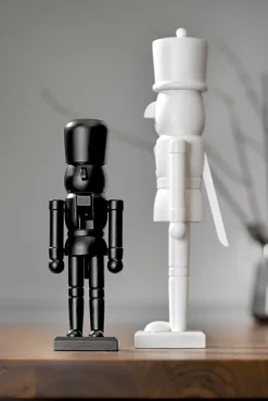 casaNOVA Weihnachten Dekofigur Nussknacker 28 cm schwarz