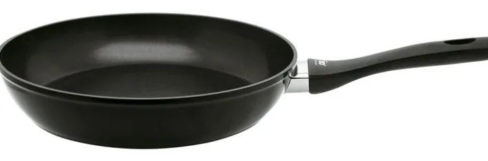 ELO Bratpfanne /Stielpfanne Ø 28 SAVE Aluguss inkl. Pfannenschoner