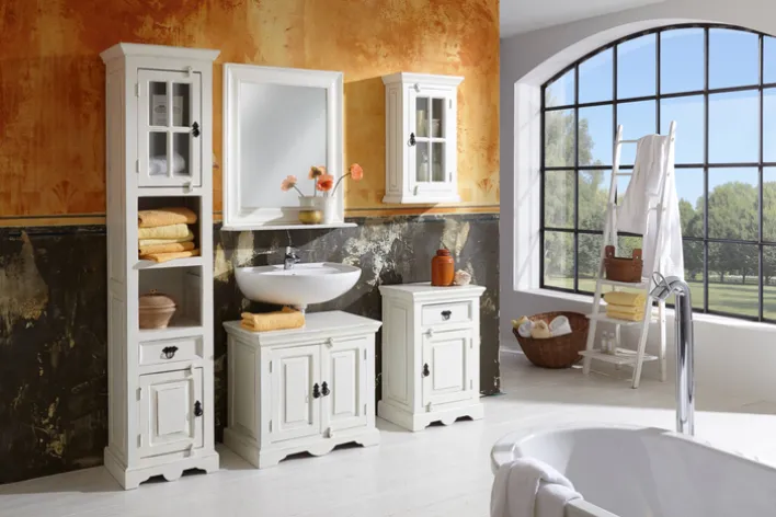 Hochschrank 44 x 188 cm Mango + MDF mit starken Gebrauchsspuren antikweiß