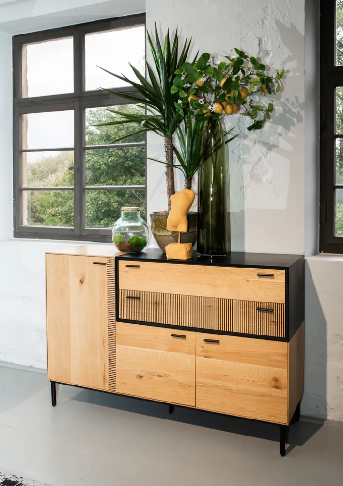 Sideboard PASO, 140 x 43 x 90 cm, Eiche Echtholzfurnier