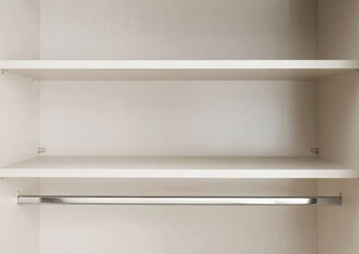 STAUD Kleiderschrank SINFONIE PLUS VIII 280 cm Alpinweiß/ Alpinweißglas/ Spiegel mittig