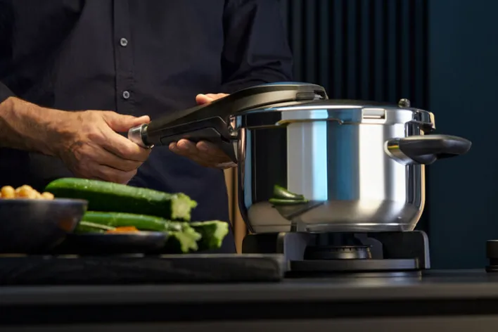 WMF Schnellkochtopf PERFECT PREMIUM 6500 ml Edelstahl silberfarbig